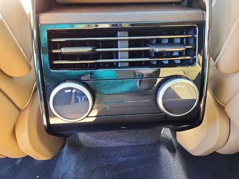 Used 2023 Land Rover Range Rover Sport SE image 26