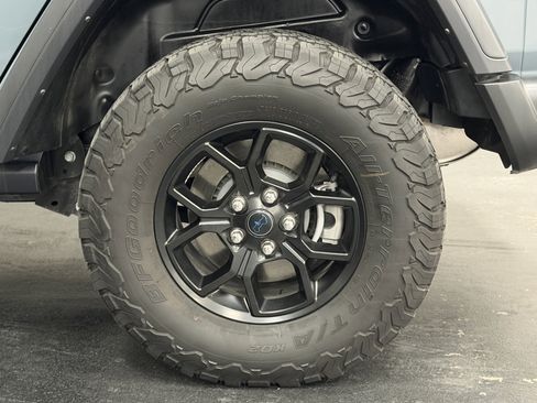 Used 2024 Jeep Wrangler Unlimited image 19