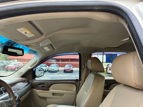 Used 2013 Chevrolet Silverado 1500 LTZ w/ LTZ White Diamond Edition AWD/4WD image 17