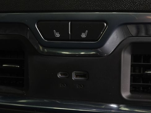 Used 2025 Chevrolet Silverado 2500 High Country w/ High Country Premium Package AWD/4WD image 11