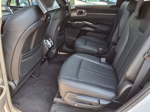 Used 2022 Kia Sorento SX image 5
