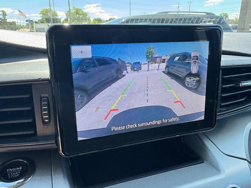 Used 2022 Ford Explorer XLT w/ Class IV Trailer Tow Package AWD/4WD image 21