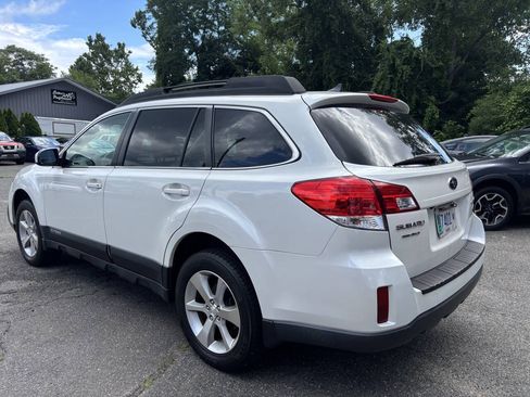Used 2014 Subaru Outback 2.5i Limited AWD/4WD image 3