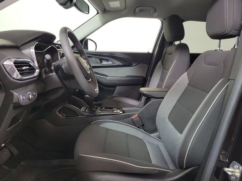 Used 2023 Chevrolet TrailBlazer LT w/ Convenience Package FWD image 12