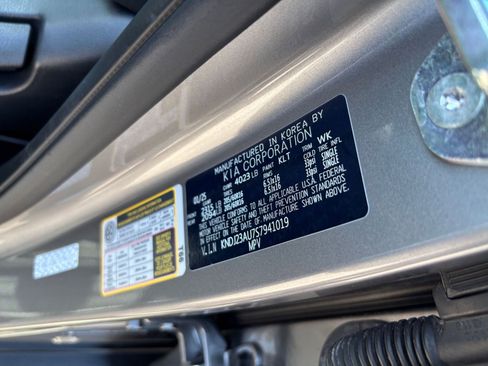 Used 2025 Kia Soul LX w/ LX Technology Package FWD image 27