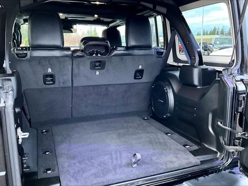 Used 2024 Jeep Wrangler Unlimited Rubicon image 19