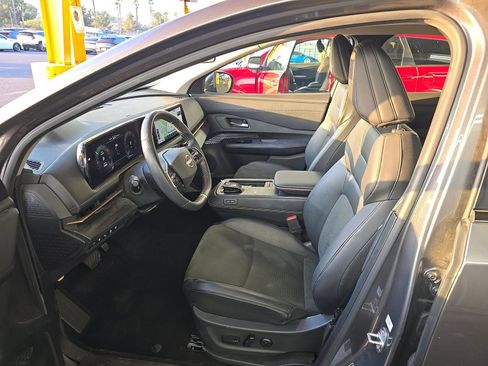 Used 2023 Nissan Ariya FWD image 9