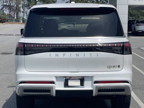 Used 2025 INFINITI QX80 Sensory AWD/4WD image 3