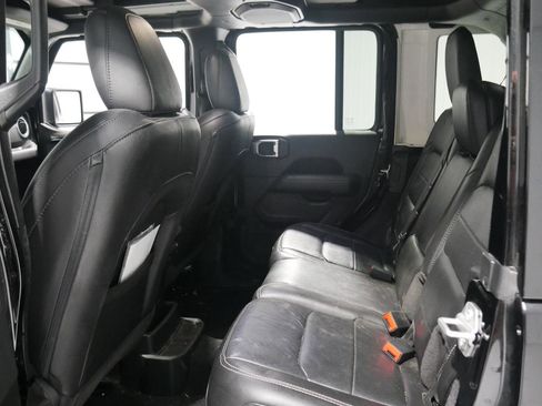 Used 2023 Jeep Wrangler Sahara w/ Cold Weather Group image 17