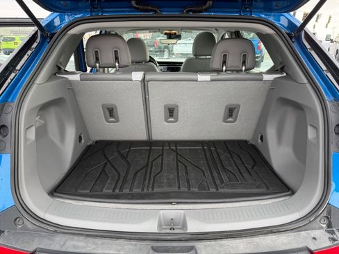 Used 2023 Chevrolet Bolt EUV Premier w/ Sun & Sound Package image 20