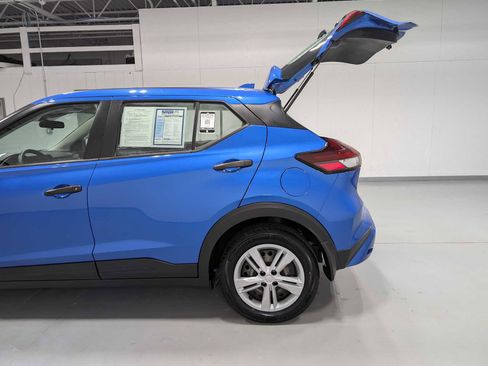 Used 2023 Nissan Kicks S image 11