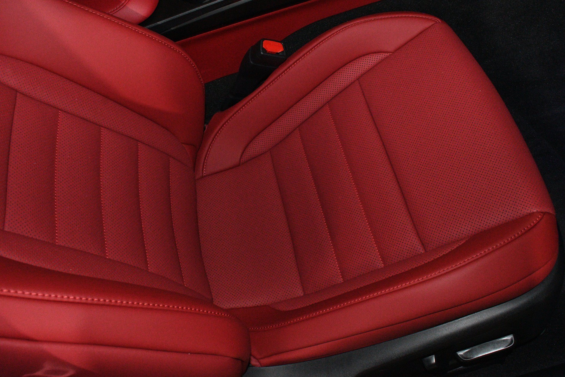 Used 2025 Lexus IS 350 F Sport RWD image 12