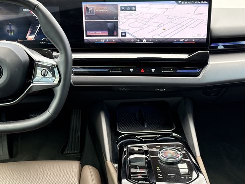 Used 2024 BMW 530i w/ M Sport Package image 30