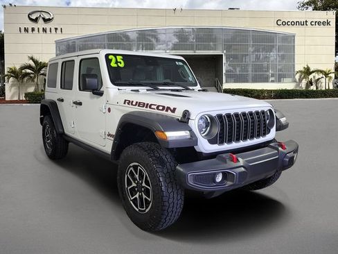 Used 2025 Jeep Wrangler Unlimited Rubicon w/ Convenience Group AWD/4WD image 1