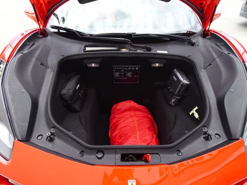 Used 2019 Ferrari 488 Spider RWD image 22