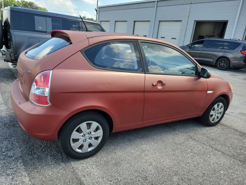 Used 2009 Hyundai Accent GS w/ Premium Pkg 3 FWD image 7