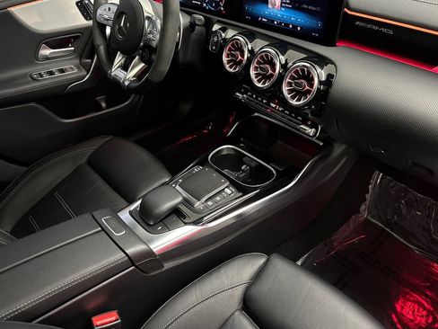 Used 2023 Mercedes-Benz CLA 35 AMG 4MATIC image 31