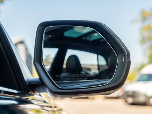 Used 2021 Audi Q8 Prestige w/ Prestige Package image 13