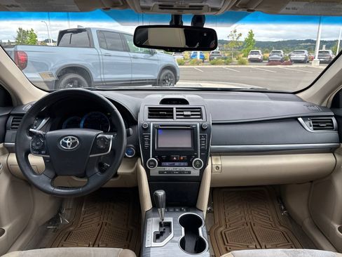Used 2012 Toyota Camry XLE w/ Leather Pkg FWD image 18