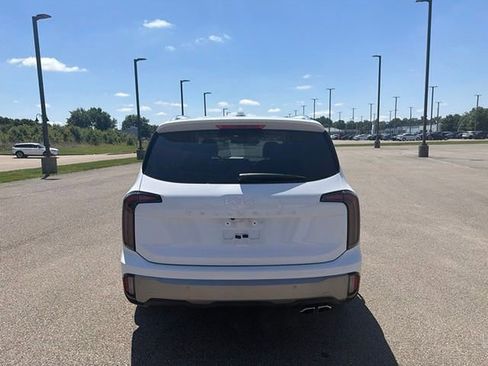 Used 2025 Kia Telluride EX w/ EX Captain's Chair Package FWD image 16
