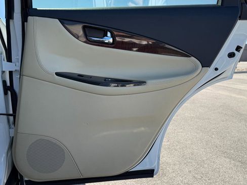 Used 2016 INFINITI QX50 2WD w/ Premium Plus Package image 21