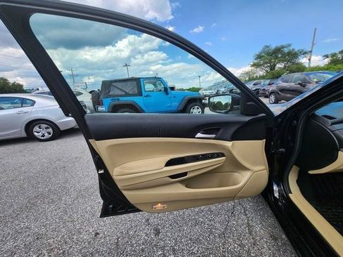 Used 2012 Honda Accord LX image 9