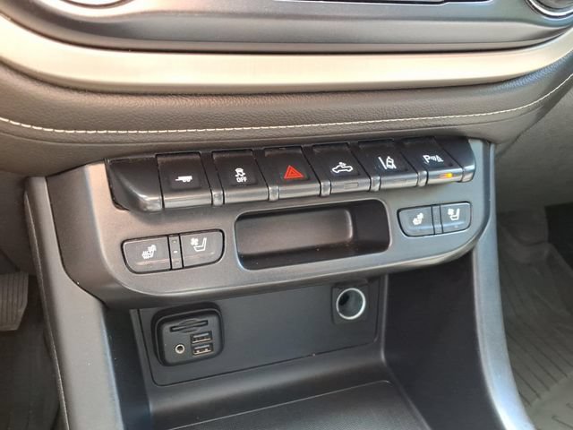 Used 2022 GMC Canyon Denali RWD image 28