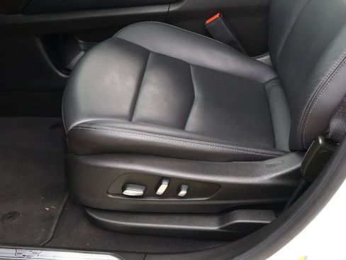 Certified 2023 Cadillac XT5 Premium Luxury FWD image 19