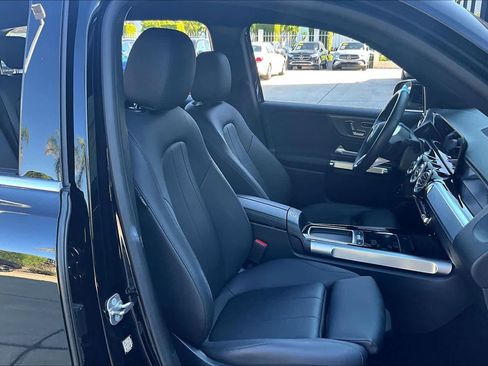 Used 2025 Mercedes-Benz GLB 250 image 8