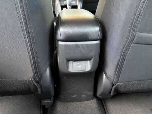 Used 2025 Nissan Versa SV FWD image 22