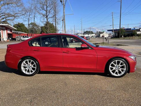 Used 2014 BMW 320i Sedan w/ Sport Package image 2