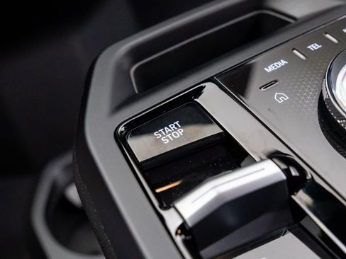 New 2026 BMW iX xDrive60 w/ M Sport Package image 22