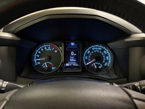 Used 2019 Toyota Tacoma TRD Sport image 40