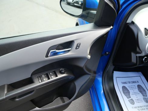 Used 2018 Chevrolet Sonic LT FWD image 15