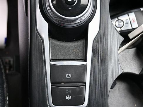 Used 2022 Ford Escape Titanium image 31