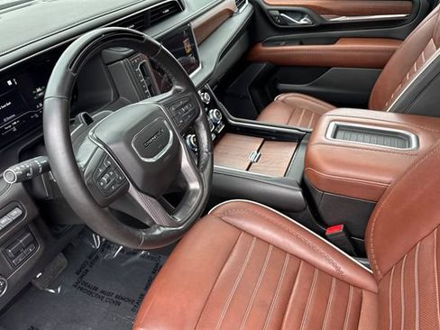 Used 2023 GMC Yukon Denali Ultimate AWD/4WD image 10