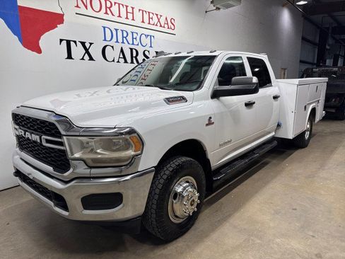 Used 2019 RAM 3500 Tradesman w/ Chrome Appearance Group image 12