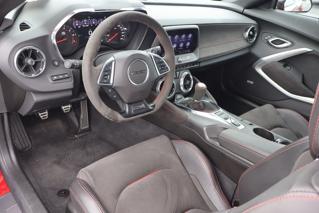 Used 2022 Chevrolet Camaro ZL1 RWD image 6
