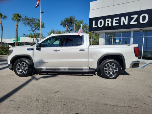 Used 2023 GMC Sierra 1500 SLT w/ SLT Premium Package image 8