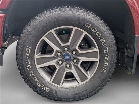 Used 2017 Ford F150 XLT w/ Equipment Group 302A Luxury AWD/4WD image 18