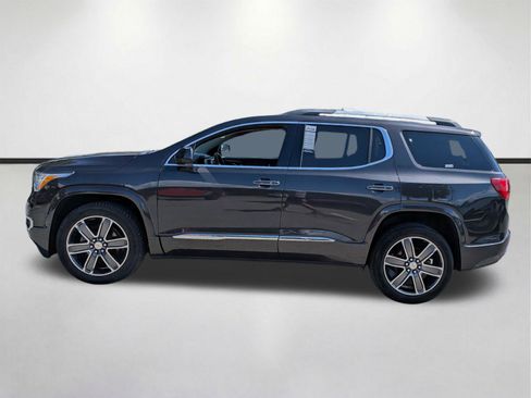 Used 2017 GMC Acadia Denali w/ Technology Package FWD image 7