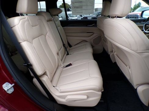 New 2025 Jeep Grand Cherokee L Limited w/ Black Appearance Package image 12