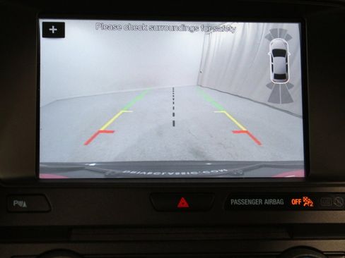 Used 2018 Ford Explorer XLT w/ Equipment Group 202A image 15