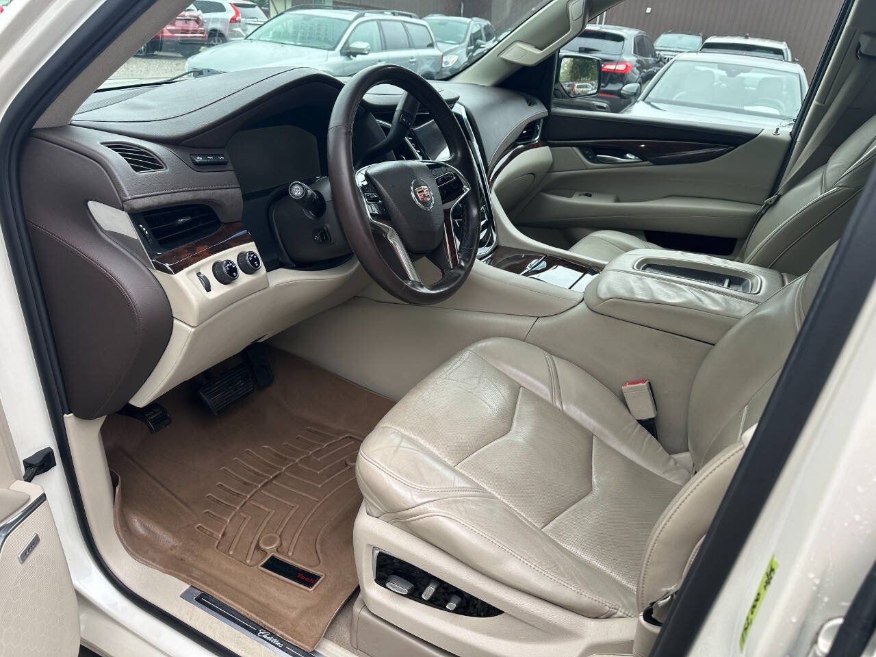 Used 2015 Cadillac Escalade ESV Luxury AWD/4WD image 10
