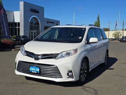 Used 2019 Toyota Sienna XLE w/ XLE Navigation Package