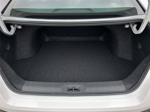 New 2026 Nissan Sentra SR w/ SR Premium Package FWD image 31