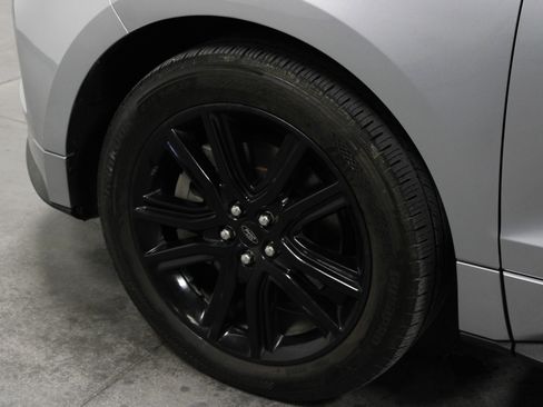 Used 2021 Ford Edge ST-Line w/ Class II Trailer Tow Package image 10