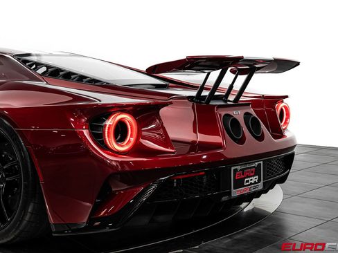 Used 2018 Ford GT RWD image 20