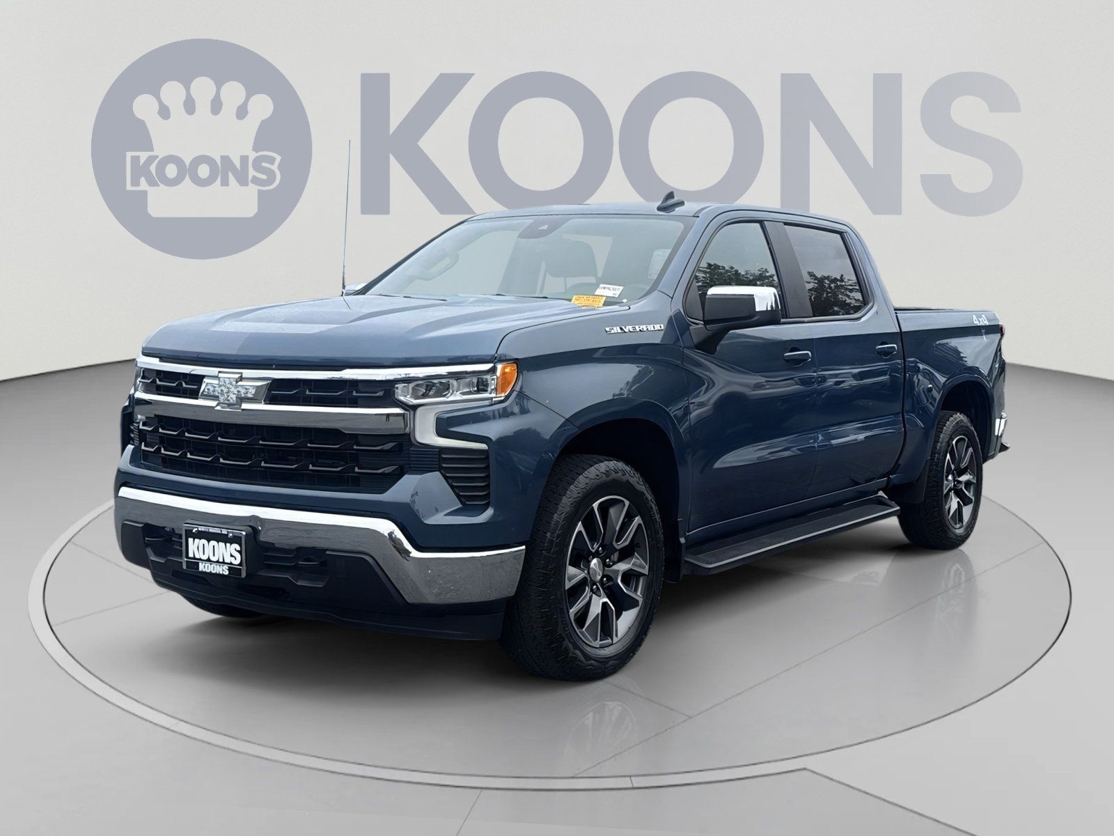 Used 2024 Chevrolet Silverado 1500 LT AWD/4WD image 1