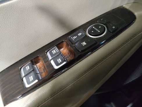 Used 2020 Kia Sorento S image 27